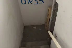 巴以冲突下的中国建筑工人：不敢出门 和当地人一起躲防爆间图片