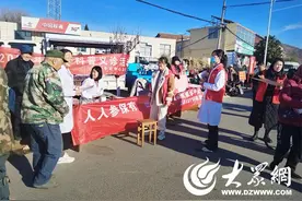 海阳市医疗保障局大集摆“摊”讲医保 便民宣传零距离图片