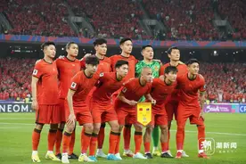 0-2不敌澳大利亚，国足大莲花主场失利图片