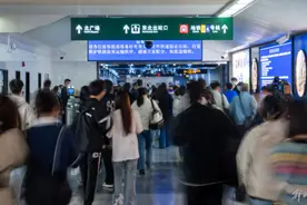 铁路上海站东北出站口今晨启用，换乘地铁免安检，可节省15分钟图片