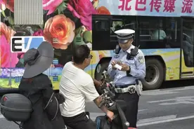 石景山警方开展电动自行车专项整治行动，现场处罚交通违法28起图片