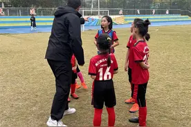 上城区首次举办小学女子乙组比赛！逐梦绿茵，热爱不止图片