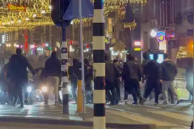 美媒：以球迷在阿姆斯特丹遭袭后，巴黎警方称将在法以足球赛部署4000名警察保障场馆安全图片