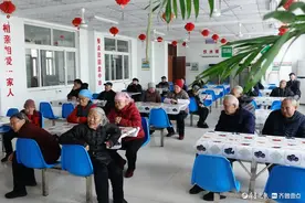 俺村俺家年味浓|敬老院里，听书看戏迎元宵图片