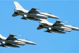 六架来自荷兰的F-16战斗机已运抵乌克兰图片
