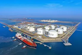 天然气重点工程今日投产，华北再添千万吨级LNG接收站图片