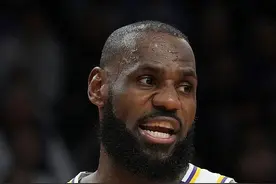 NBA | 詹姆斯计划本赛季继续留在湖人图片