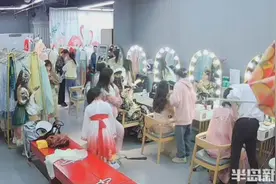 彰显个性和文化自信，中秋临近“汉服热”再升温图片
