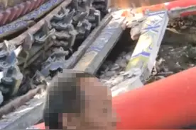 西安蓝田猿人遗址的门楼被一旅游巴士撞塌，交警：未造成人员伤亡图片