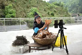 新农人王启红：用好手机新农具，让更多山里货走出大山图片