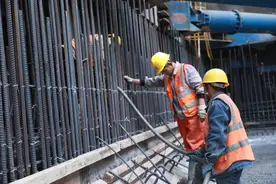 合肥市轨道交通6号线4标最大底板完成浇筑图片