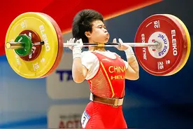 成功卫冕！湖南一夜两金，侯志慧举重女子49公斤级决赛夺冠图片