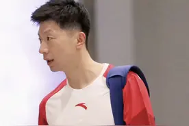 第四次征战奥运会！马龙佩戴欧米茄超霸巴黎奥运会特别款出征巴黎图片