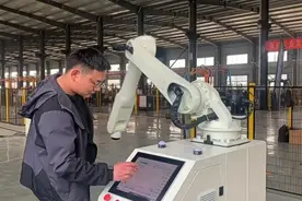肥城：“傻瓜式”机器人，智慧不傻图片