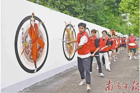 打造“英歌画廊” 做好“细节文章”图片