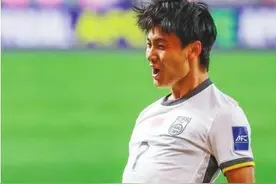 大连英博小将毛伟杰入选U22国足图片