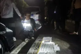 “警官，我实在是游不动了，你们抓了我吧！”图片
