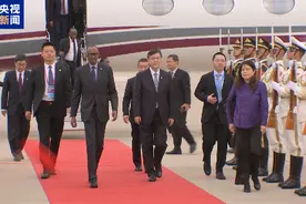 卢旺达总统卡加梅抵京 出席2024年中非合作论坛峰会图片