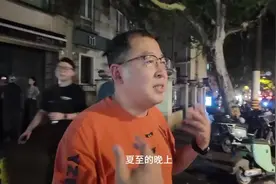 “马路边的这些铁马让我觉得有些刺眼”|带着代表委员逛夜市（二）图片