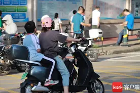 骑电动自行车接送孩子请务必遵守交通规则！海口交警发布两起事故警示图片