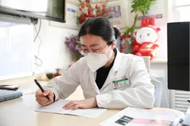 二胎女儿来报到  儿女双全梦圆红绘图片
