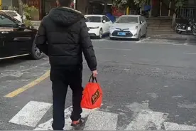湖南衡阳小伙从深圳步行回家过年：同伴中途放弃2次，目前就我一个走图片