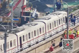 新闻8点见丨上海地铁11号线遭吊车侵入，现场无人员伤亡图片