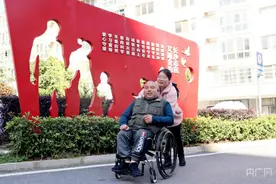 雷锋家乡人｜“独臂”女孩无偿照顾残友老乡12年图片