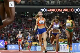 （田径世锦赛）女子4X400米决赛赛况(2)图片