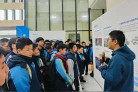 探访“国之重器” ，郡外学子走进国家超算长沙中心图片