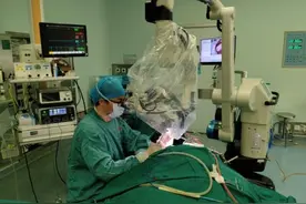 双眼视力仅剩四分之一，根源竟是……图片