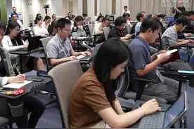 2023年我国可再生能源发电新增装机超过全球一半图片