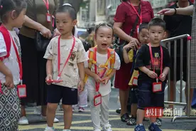 幼儿园萌宝的开学第一课：多彩体验，启航人生新旅程图片