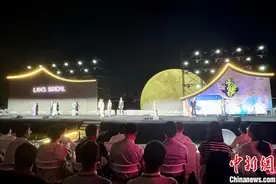 “找月亮搭子”成中秋新风潮图片