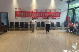 济宁市兖州区酒仙桥街道邓家窑社区举办“绳彩飞扬”跳绳比赛图片
