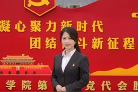 湖南机电职院李丹：一片丹心育桃李，三尺讲台写春秋图片
