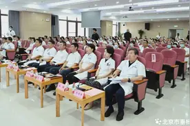 【8·19医师节特辑】区委卫健工委领导在“8·19”医师节之际前来北京市垂杨柳医院慰问广大医师图片