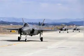 日本自卫队两架F-35A战机相继紧急迫降图片