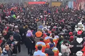 “哪吒2”正在全国各地“上墙”？过年都没这么多人……图片
