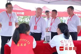 ​邵阳工业职院迎来首批新生图片