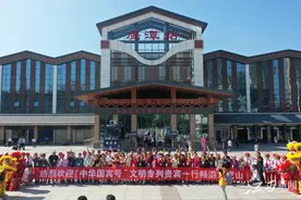 跨越2000公里 龙虎山景区喜迎辽宁千人专列团图片