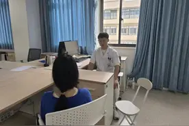 浙江14岁女孩确诊“天才病”图片