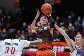 CBA常规赛：山东高速胜浙江稠州金租图片