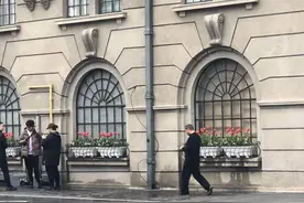 上海最全郁金香打卡攻略！从外滩到武康大楼，在这些地方“郁”见美好｜2025魔都追春图片