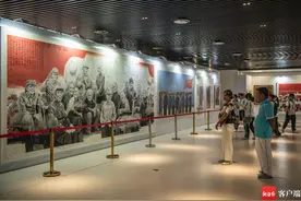 红色娘子军民兵连点验暨授旗仪式在琼海举行图片