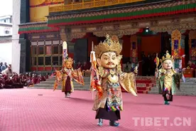 国家级非遗 西藏扎什伦布寺举行“羌姆”表演图片