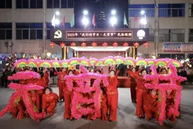 舞龙闹元宵！民俗大戏在潍坊奎文上演图片
