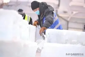 笑不活了，韩国人眼馋哈尔滨爆火，想挖中国冰雕工人，遭各国嘲讽图片