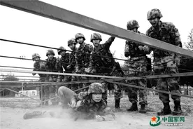 一名博士生的“士兵突击”图片
