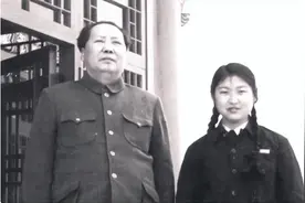 2012年，李敏祭祖时想起毛主席去世时一件事，当场恸哭谁也劝不住图片